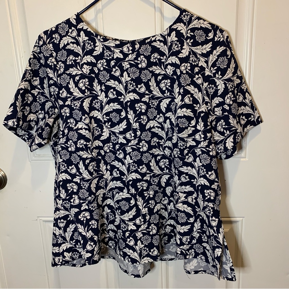 Banana Republic Short Sleeve Floral Peplum Blouse Top Tunic Button Keyhole Sz L